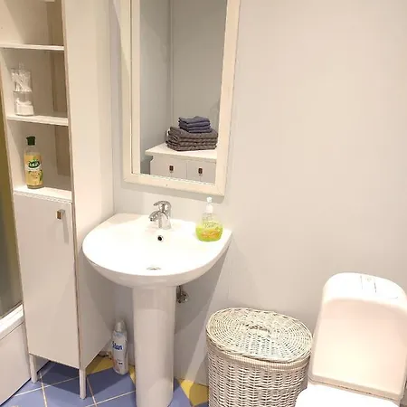 Esplanaadi 5 Apartment-the Location In Apartment